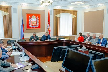 Совет утвердил повестку октябрьского заседания ЗС